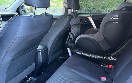Toyota RAV4, 2014 год, 1 990 000 рублей, 20 фотография