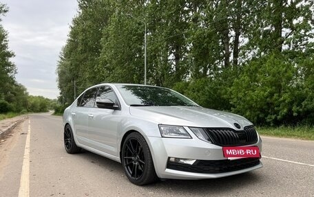 Skoda Octavia, 2017 год, 1 570 000 рублей, 2 фотография