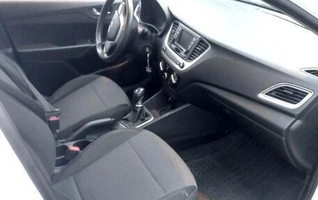 Hyundai Solaris II рестайлинг, 2019 год, 1 120 000 рублей, 2 фотография