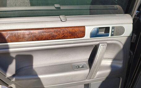 Volkswagen Touareg III, 2005 год, 500 000 рублей, 19 фотография