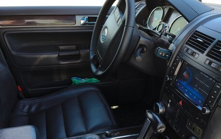 Volkswagen Touareg III, 2005 год, 500 000 рублей, 24 фотография