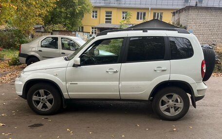Chevrolet Niva I рестайлинг, 2016 год, 500 000 рублей, 4 фотография