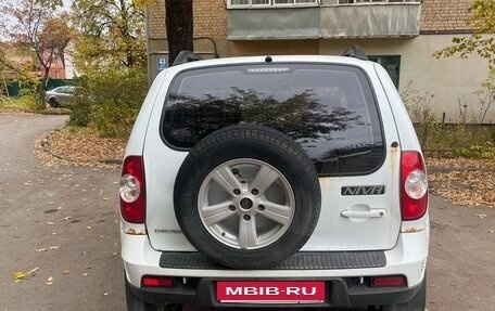 Chevrolet Niva I рестайлинг, 2016 год, 500 000 рублей, 3 фотография