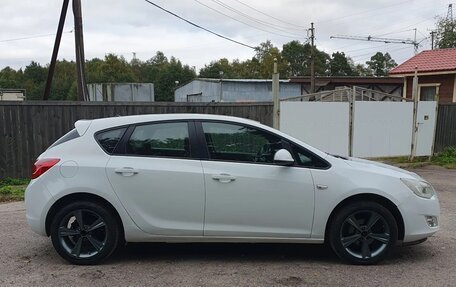 Opel Astra J, 2011 год, 550 000 рублей, 4 фотография