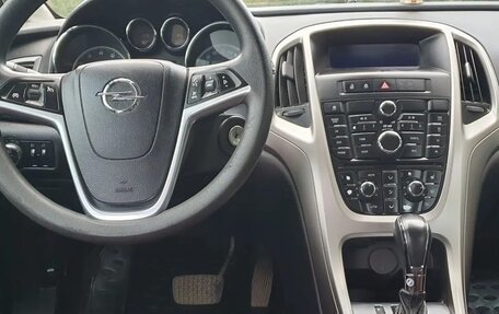 Opel Astra J, 2011 год, 550 000 рублей, 11 фотография