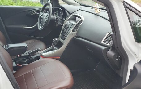Opel Astra J, 2011 год, 550 000 рублей, 16 фотография