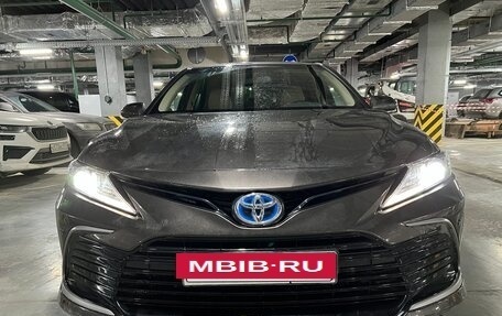 Toyota Camry, 2022 год, 2 850 000 рублей, 2 фотография