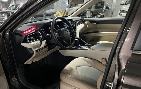 Toyota Camry, 2022 год, 2 850 000 рублей, 7 фотография