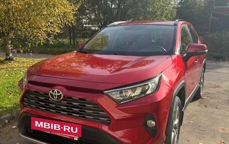 Toyota RAV4, 2021 год, 3 100 000 рублей, 2 фотография