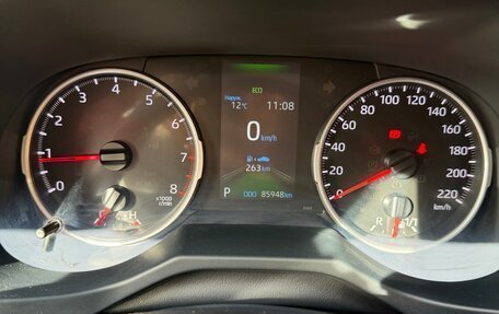 Toyota RAV4, 2021 год, 3 100 000 рублей, 16 фотография