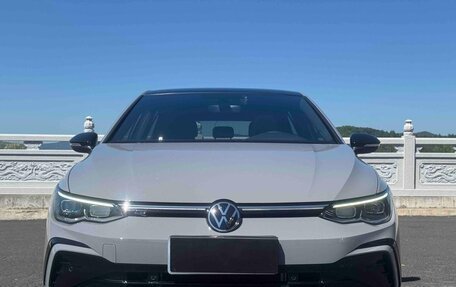 Volkswagen Golf VIII, 2022 год, 2 270 000 рублей, 2 фотография