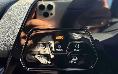Volkswagen Golf VIII, 2022 год, 2 270 000 рублей, 10 фотография