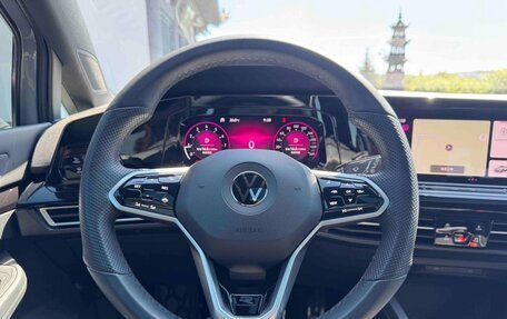 Volkswagen Golf VIII, 2022 год, 2 270 000 рублей, 8 фотография