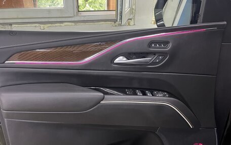 Cadillac Escalade V, 2023 год, 14 500 000 рублей, 23 фотография