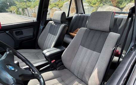 BMW 3 серия, 1991 год, 1 050 000 рублей, 11 фотография