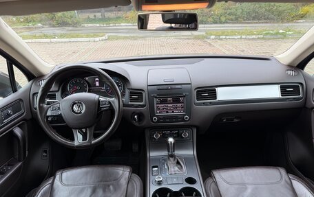 Volkswagen Touareg III, 2011 год, 1 570 000 рублей, 18 фотография