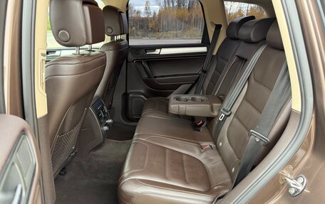 Volkswagen Touareg III, 2011 год, 1 570 000 рублей, 24 фотография