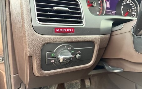 Volkswagen Touareg III, 2011 год, 1 570 000 рублей, 29 фотография
