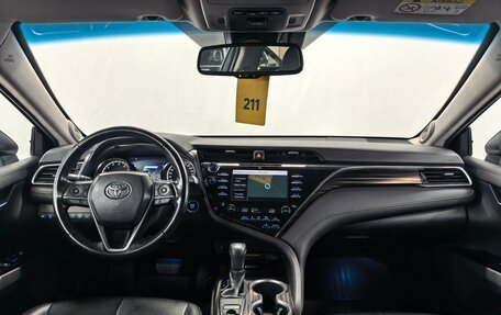 Toyota Camry, 2019 год, 2 390 000 рублей, 10 фотография