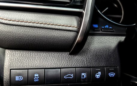 Toyota Camry, 2019 год, 2 390 000 рублей, 9 фотография