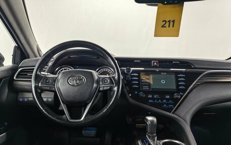 Toyota Camry, 2019 год, 2 390 000 рублей, 11 фотография