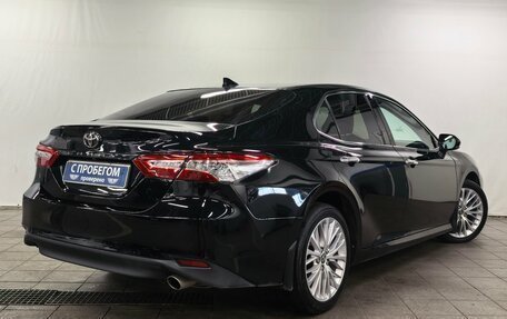 Toyota Camry, 2019 год, 2 390 000 рублей, 2 фотография