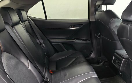Toyota Camry, 2019 год, 2 390 000 рублей, 19 фотография