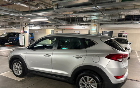 Hyundai Tucson III, 2017 год, 1 700 000 рублей, 3 фотография