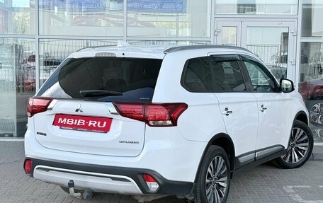 Mitsubishi Outlander III рестайлинг 3, 2019 год, 2 239 000 рублей, 2 фотография
