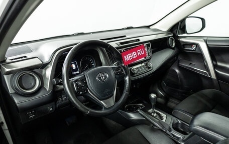 Toyota RAV4, 2018 год, 1 949 700 рублей, 11 фотография