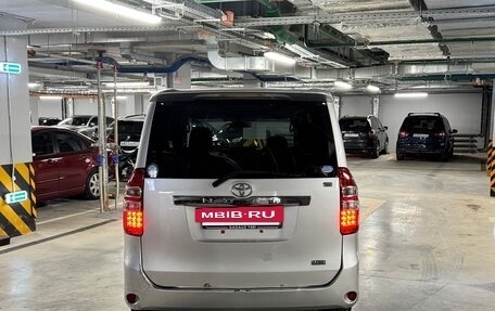 Toyota Noah III, 2010 год, 990 000 рублей, 4 фотография