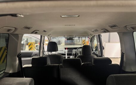 Toyota Noah III, 2010 год, 990 000 рублей, 20 фотография