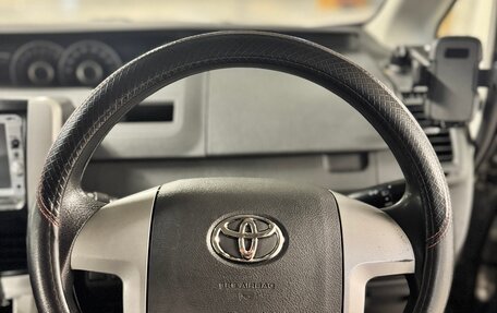 Toyota Noah III, 2010 год, 990 000 рублей, 13 фотография