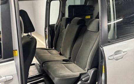 Toyota Noah III, 2010 год, 990 000 рублей, 15 фотография