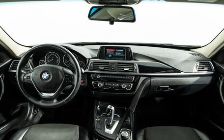 BMW 3 серия, 2017 год, 2 399 777 рублей, 14 фотография