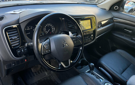 Mitsubishi Outlander III рестайлинг 3, 2015 год, 1 699 000 рублей, 12 фотография