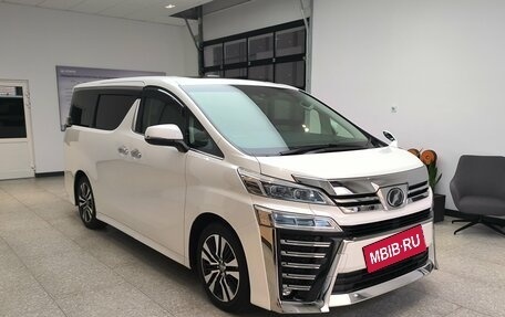 Toyota Vellfire II, 2019 год, 4 750 000 рублей, 3 фотография