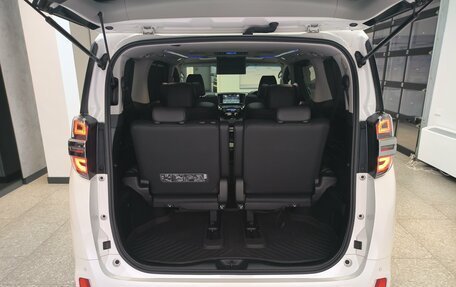 Toyota Vellfire II, 2019 год, 4 750 000 рублей, 17 фотография