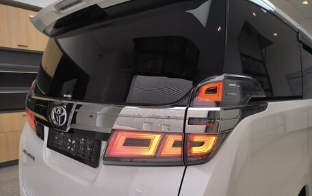 Toyota Vellfire II, 2019 год, 4 750 000 рублей, 18 фотография
