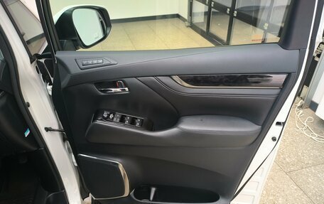 Toyota Vellfire II, 2019 год, 4 750 000 рублей, 22 фотография