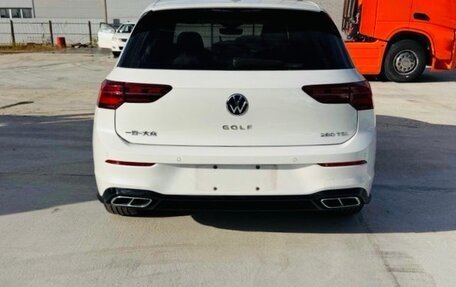 Volkswagen Golf VIII, 2022 год, 1 900 000 рублей, 2 фотография
