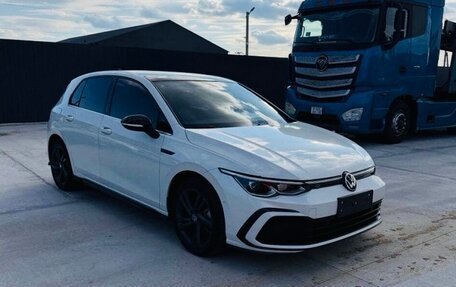 Volkswagen Golf VIII, 2022 год, 1 900 000 рублей, 5 фотография