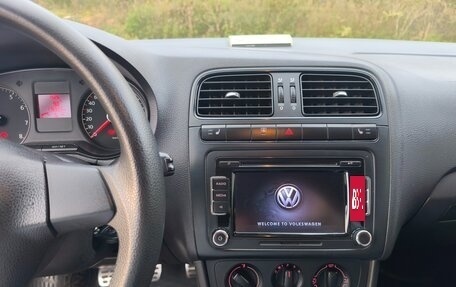 Volkswagen Polo VI (EU Market), 2012 год, 800 000 рублей, 7 фотография