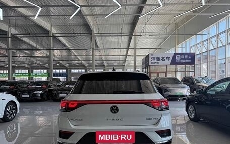Volkswagen T-Roc I, 2023 год, 2 280 000 рублей, 4 фотография