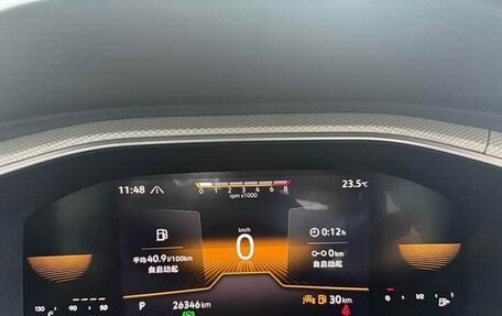 Volkswagen T-Roc I, 2023 год, 2 280 000 рублей, 9 фотография