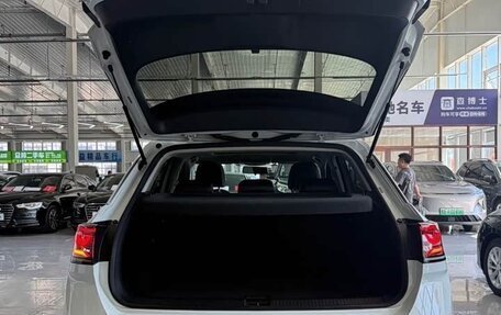 Volkswagen T-Roc I, 2023 год, 2 280 000 рублей, 16 фотография