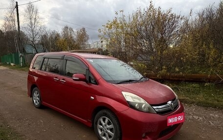 Toyota ISis I, 2011 год, 850 000 рублей, 2 фотография