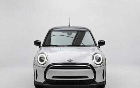 MINI Hatch, 2022 год, 1 840 000 рублей, 2 фотография