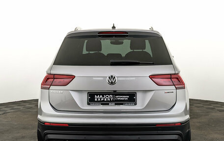 Volkswagen Tiguan II, 2018 год, 2 910 000 рублей, 6 фотография