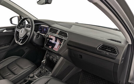 Volkswagen Tiguan II, 2018 год, 2 910 000 рублей, 13 фотография